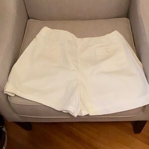 LIZ CLAIBORNE WHITE DENIM WALKING SHORTS- SIZE 16- VINTAGE LIZ